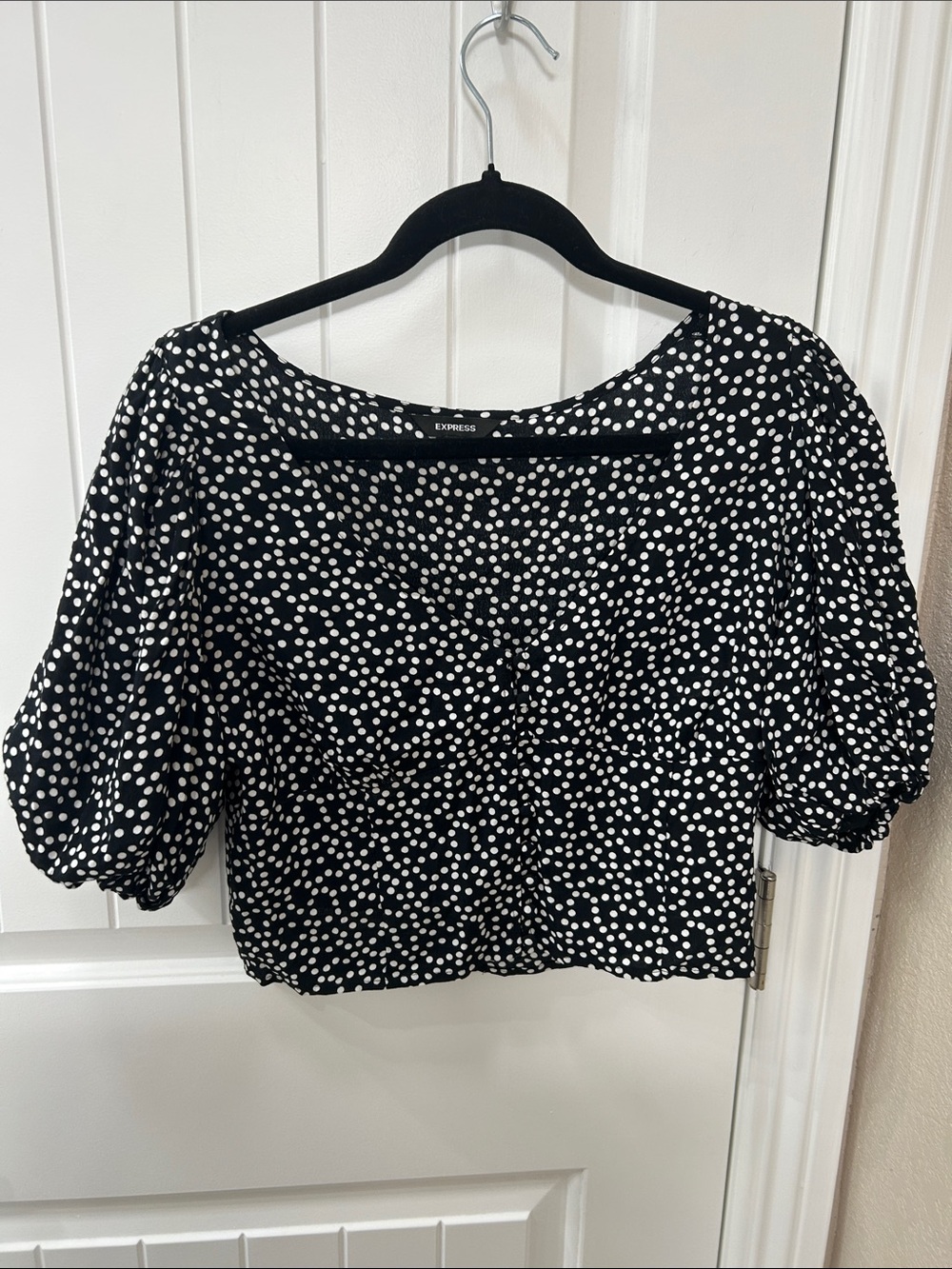 Express Black Polka Dot Puff Sleeve Cropped Top